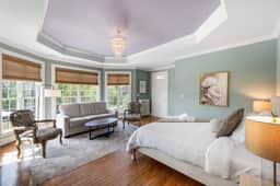 Peony Hill Primary Grand Suite - Image 5